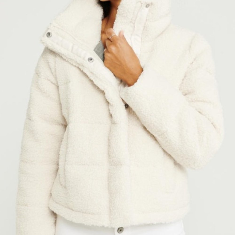 Abercrombie & Fitch Sherpa Puffer - Size S - Cream